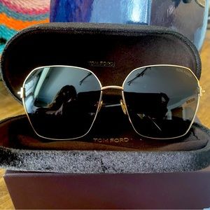 Tom Ford Sunglasses New With Velvet Case and Box